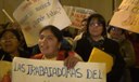 Perú: Trabajadoras del hogar se enfrentan con policías en Plaza de Armas