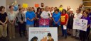 Trabajadoras domésticas celebran en Chicago histórica ley que protege sus derechos.